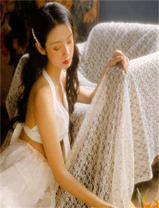 年轻妻子的往事